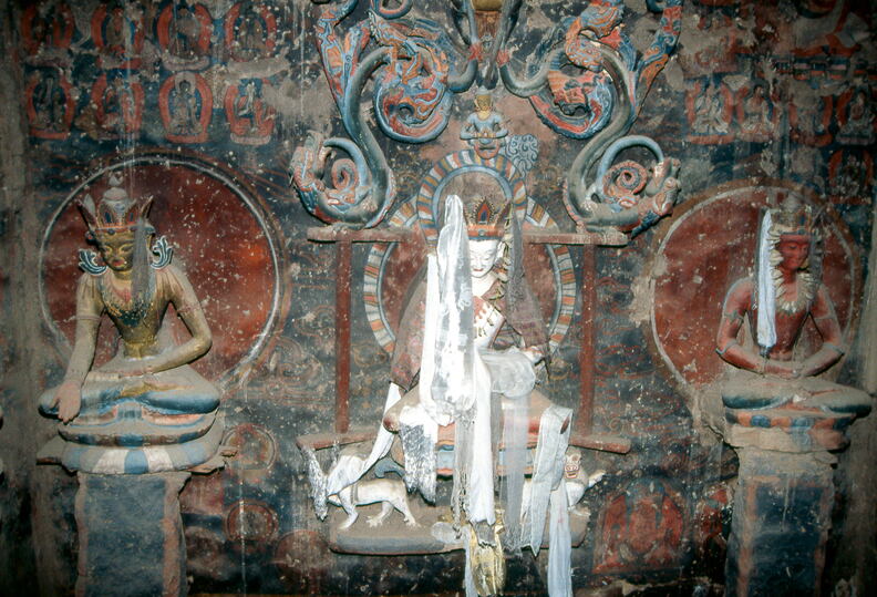 Nako138_Lotsaba Lha-khang, west wall, niche_CL98 30,4.jpg