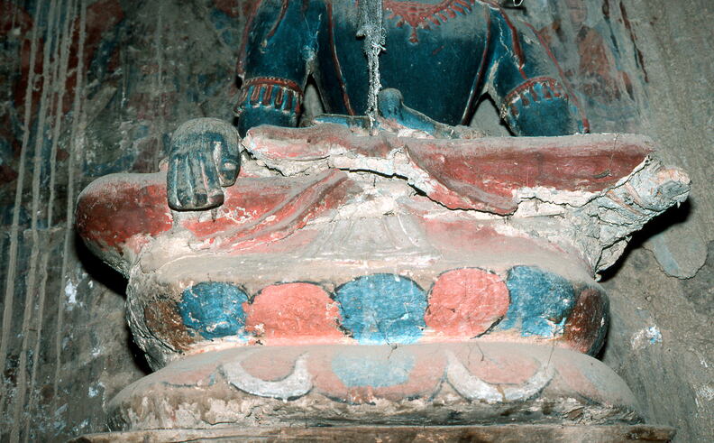Nako108_Lotsaba Lha-khang, north wall, niche_CL94 136,23.jpg