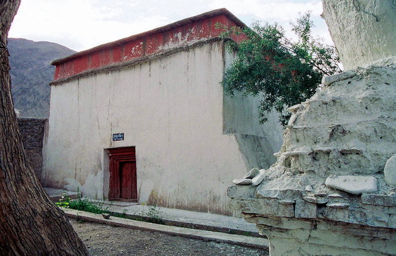 Lhakhang Soma