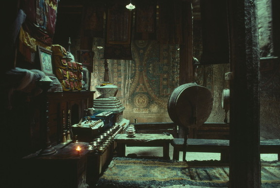 Dukhang-1981-04