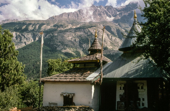 Lotsawa Lhakhang at Ribba